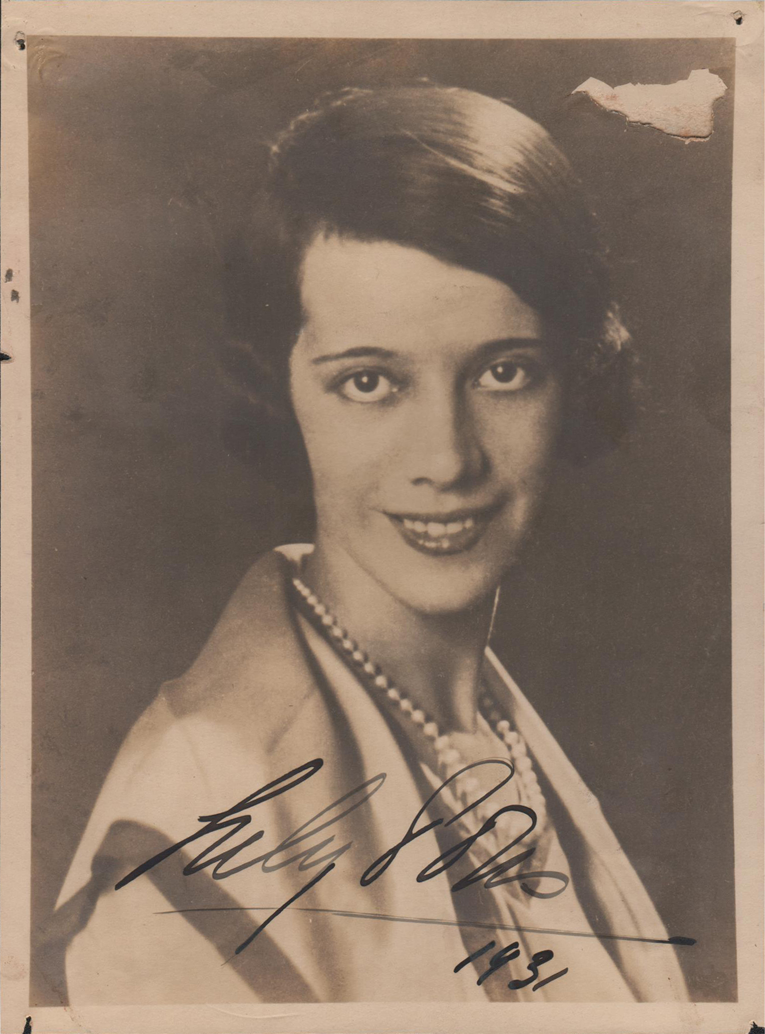 LILY PONS FrenchAmerican Soprano Original Vintage Handsigned